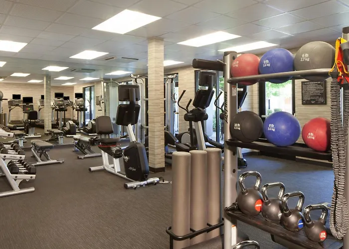 Courtyard By Marriott Oakland Airport